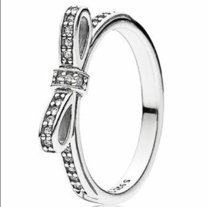 Pandora Bow ring